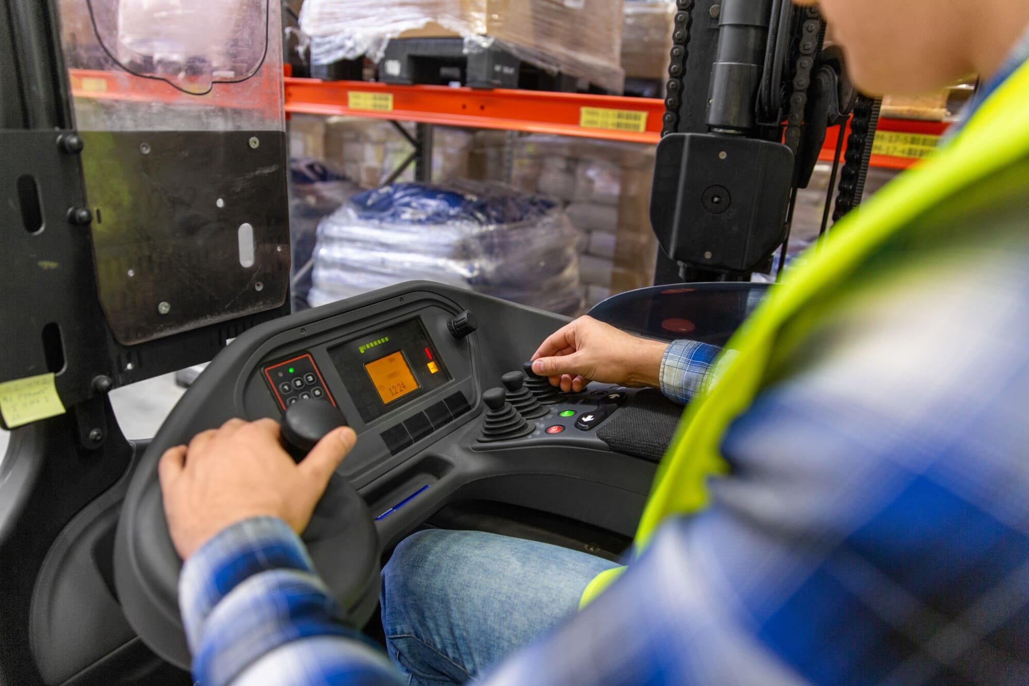 how to operate a forklift