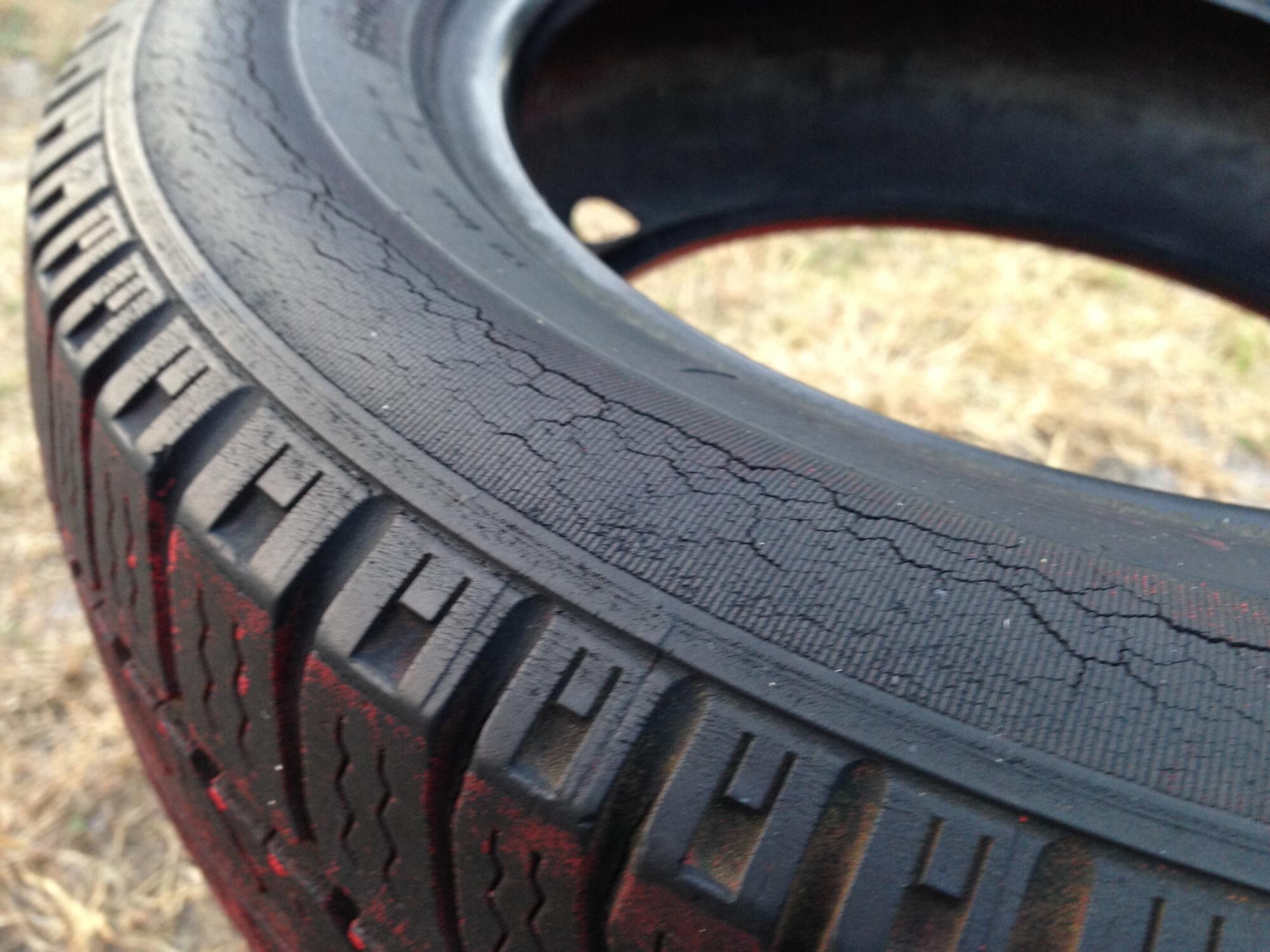 types-of-forklift-tires