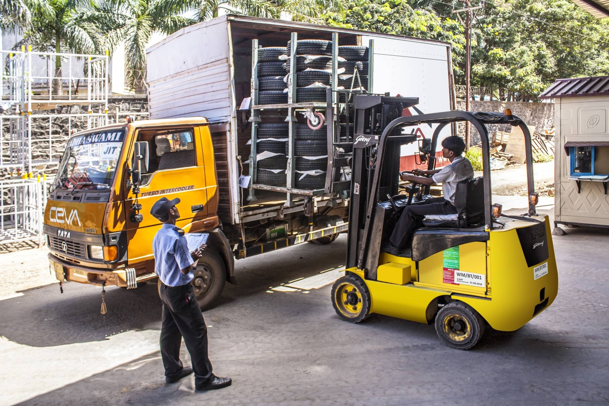 types-of-forklifts